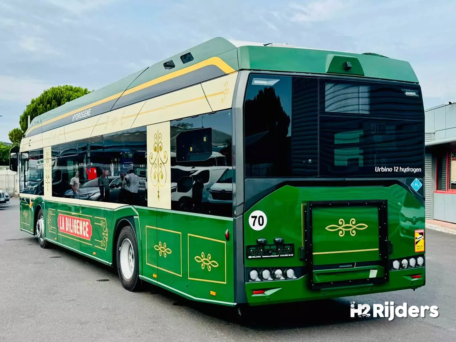 Béziers puts thirteen hydrogen buses to work — the first is called La Diligence